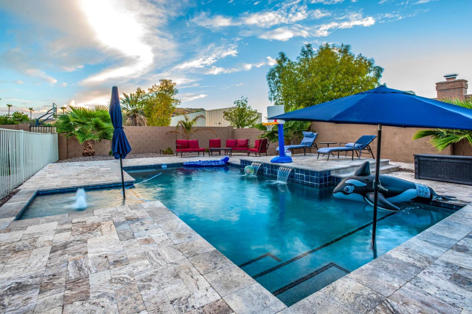 Pet-Friendly Glendale Home With Pool And Putting Green Phoenix Exterior photo