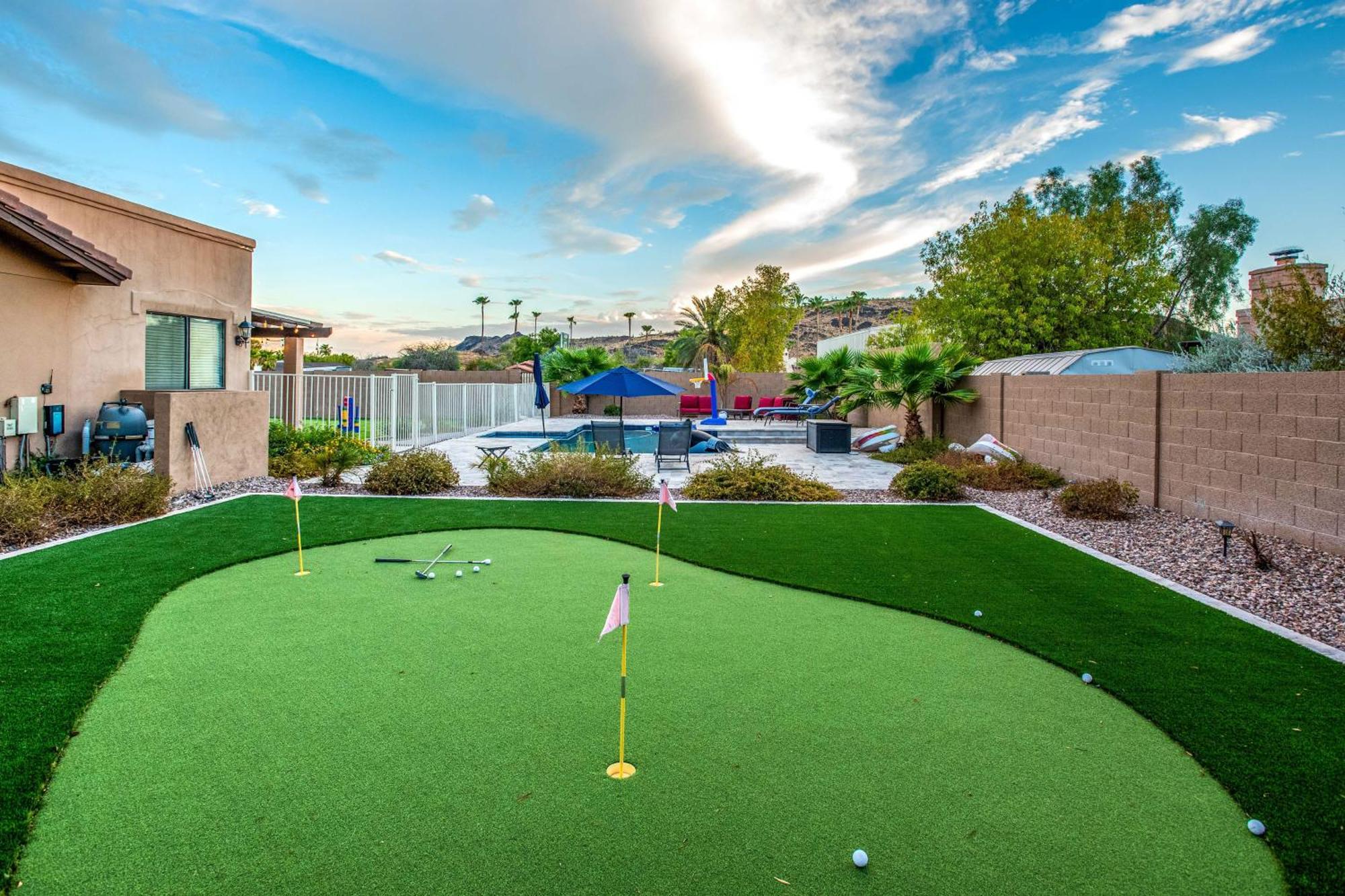 Pet-Friendly Glendale Home With Pool And Putting Green Phoenix Exterior photo