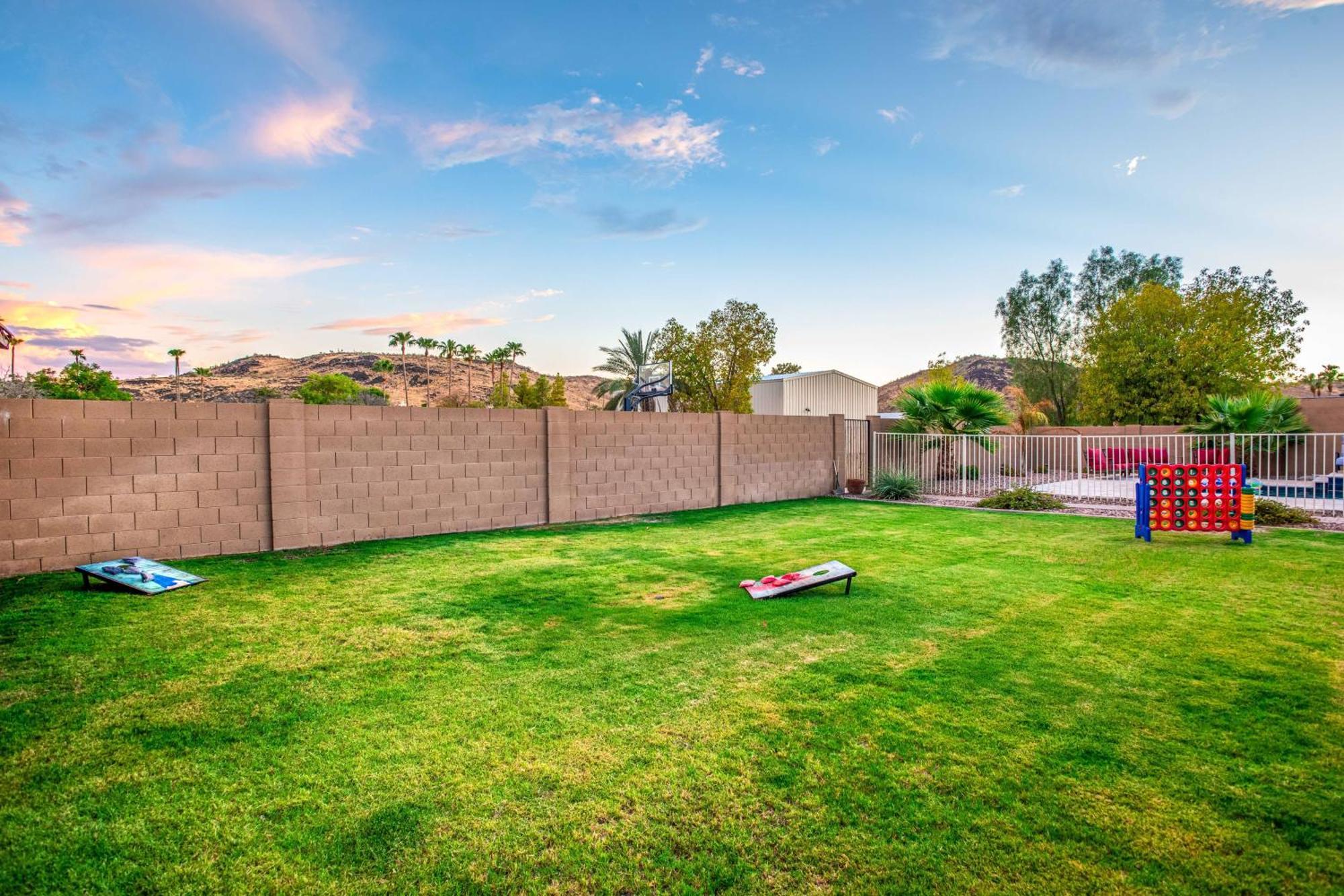 Pet-Friendly Glendale Home With Pool And Putting Green Phoenix Exterior photo